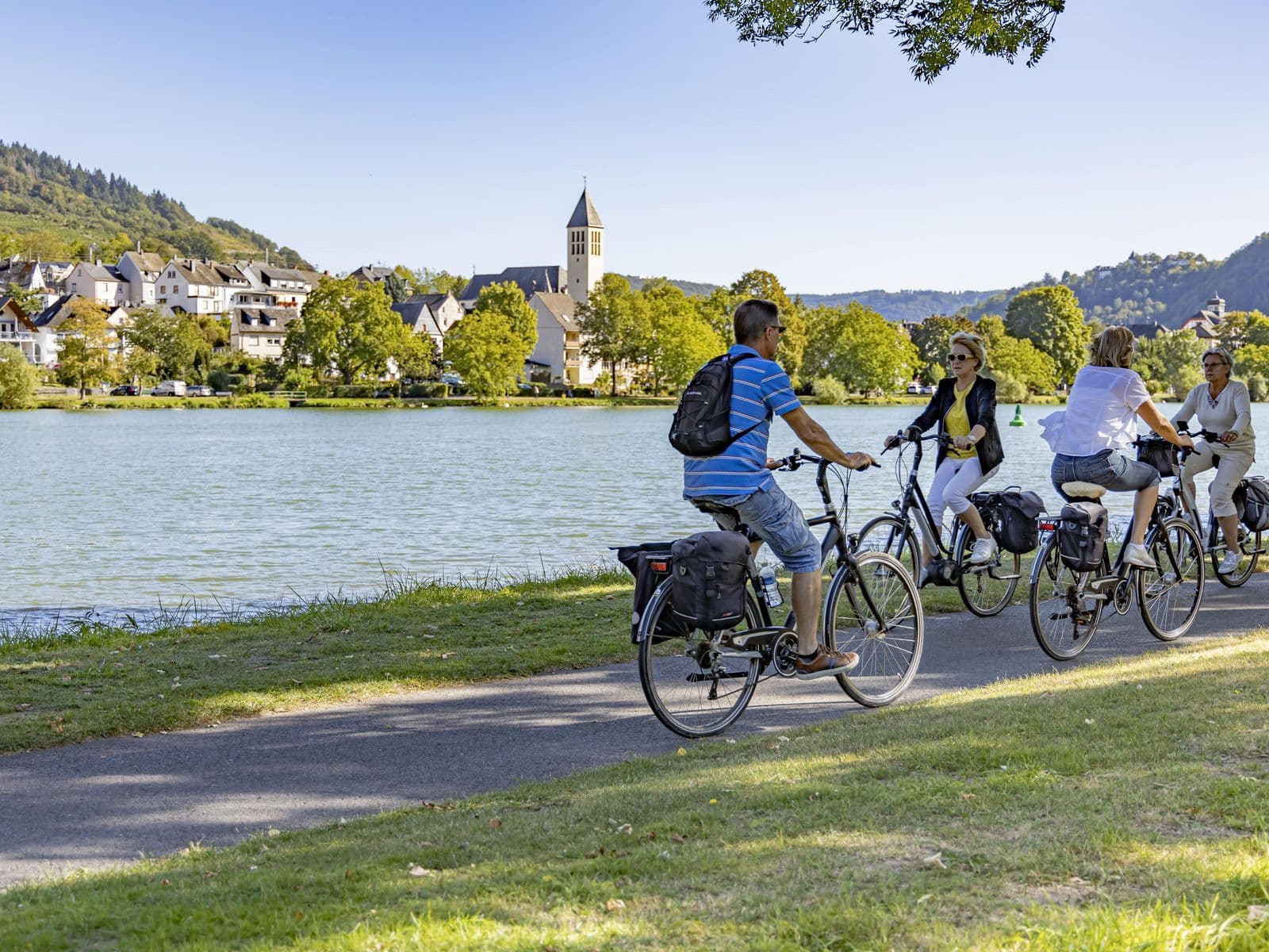 Radfahren entlang des Mosel-Radwegs